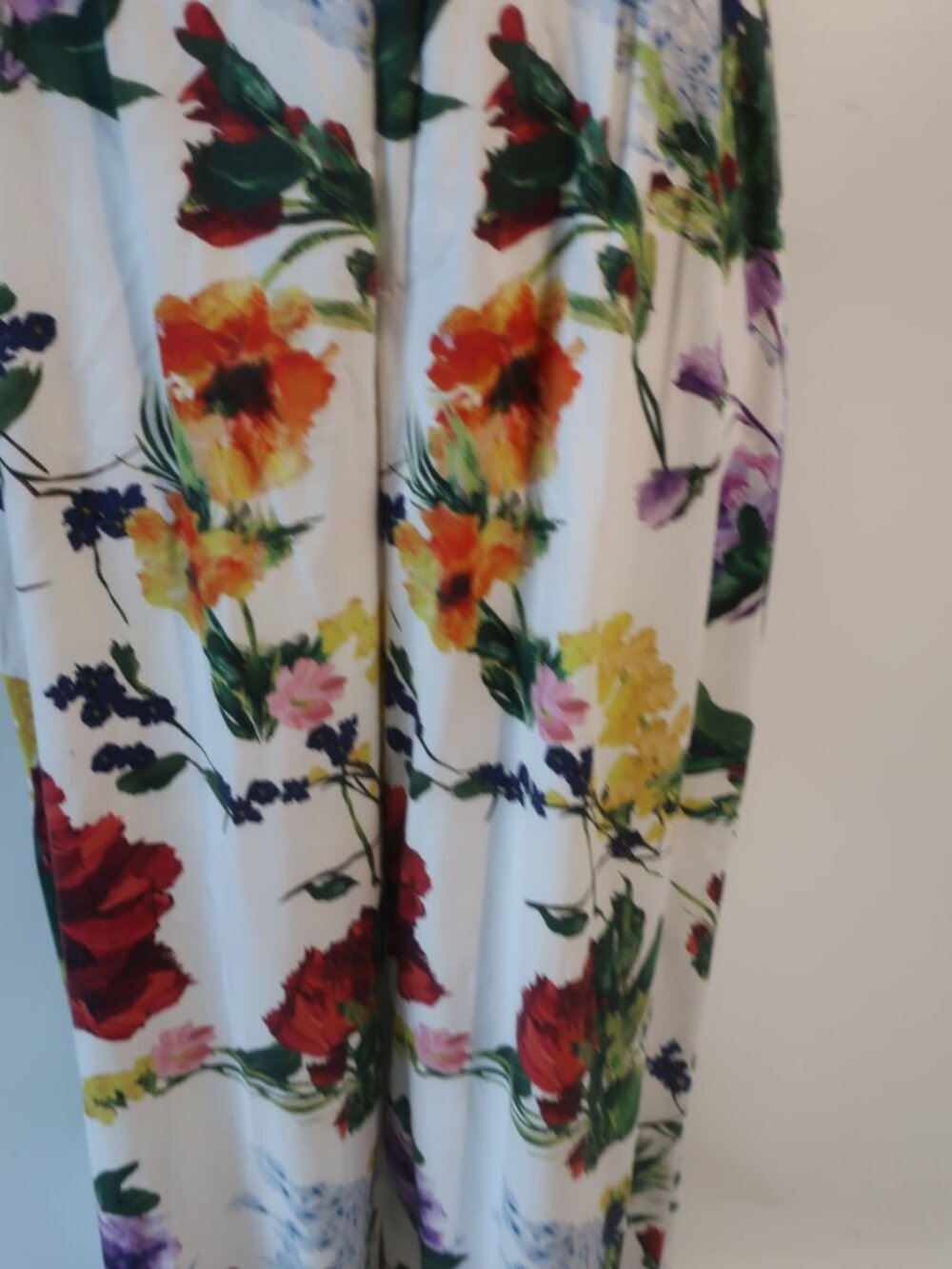 Womens Alice + Olivia Vibrant Multicolor (Item- 73) Floral Wide Leg Pants 2 - Picture 5 of 10